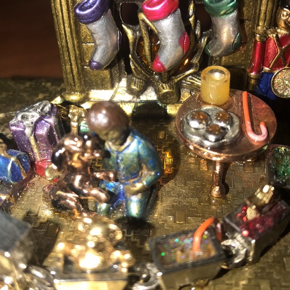 Vintage Sweet Romance Trinket Box - Picture 15 of 16